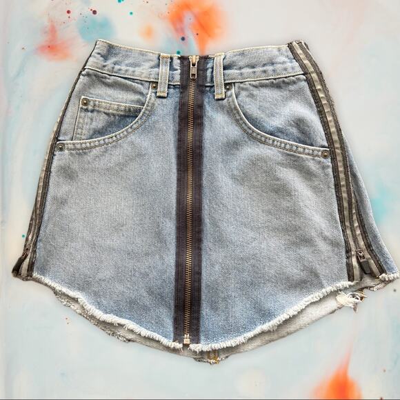 Carmar Beatrice Denim Zip Front Skirt Size 23 - Picture 2 of 5